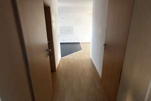 +++ 2- Zimmerwohnung in historischem Altbau +++ – Lutherstraße 21, 6667 Weißenfels – Vorschaubild 2