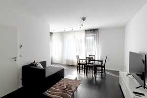 Einliegerwohnung voll möbliert in Köln Esch