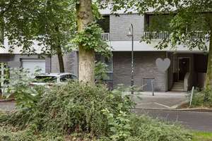 Lorettoviertel in Unterbilk: Möbliertes Appartement im EG. Mit Außenstellplatz im Innenhof. – Edith-Fürst-Straße 40, 40219 Unterbilk, Düsseldorf – Vorschaubild 2