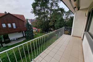 Helle 3 Zimmer-Wohnung mit Balkon und Carport