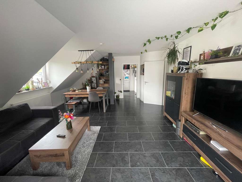Immobilie in Eschau - 2 Zimmer DG Wohnung mit Balkon und zusätzlichem Spitzboden  in Eschau - Bild 1