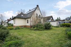 AIGNER - freistehendes Einfamilienhaus in zweiter Reihe