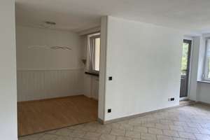 Renovierte 4-Zimmer-Wohnung mit zwei Balkonen und Tiefgaragenstellplatz!! – Die vollständige Adresse der Immobilie erhältst du vom Anbieter., 90441 Hohe Marter, Nürnberg – Vorschaubild 3