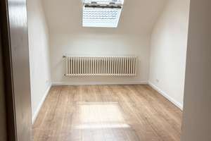 Altbau 4 Zimmer Dachgeschosswohnung im Gründerzeitviertel in Mönchengladbach – Die vollständige Adresse der Immobilie erhältst du vom Anbieter., 41061 Gladbach, Mönchengladbach – Vorschaubild 5