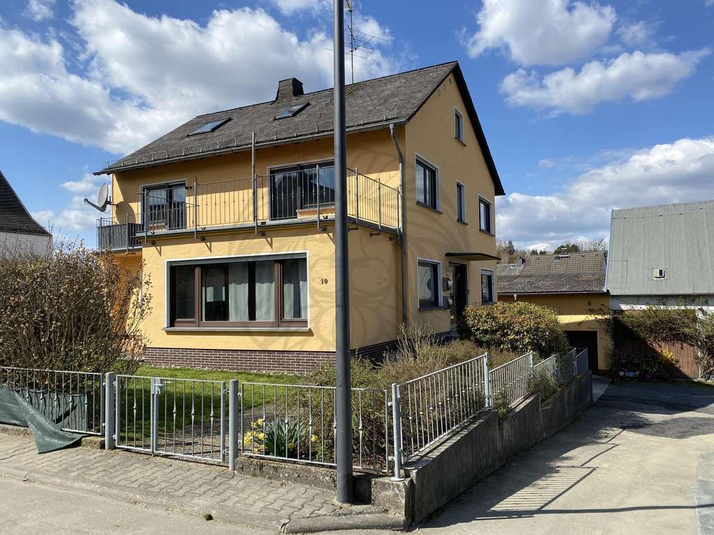 Immobilie in Waldbrunn - Gemeinde Waldbrunn: Anleger oder große Familie - Ein/- bis Zweifamilienhaus mit Garagen - Bild 0