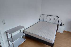 Helles, möbliertes Zimmer in 3er-WG - 1.3 km zur Uni, 1.1 km zur OTH – Karthauser Straße 10, 93051 Kumpfmühl-Ziegetsdorf-Neuprüll, Regensburg – Vorschaubild 2