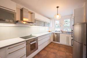 Familienfreundliches Reihenmittelhaus || schöner Garten || Carport || Einbauküche – Die vollständige Adresse der Immobilie erhältst du vom Anbieter., 50859 Widdersdorf, Köln – Vorschaubild 4