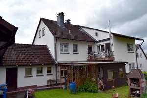 Großes Zweifamilienhaus in schöner ländlicher Lage mit viel Nutzfläche und Ausbaureserve! – Hersfeld-Rotenburg (Kreis) – Vorschaubild 2