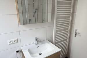 Helle 2-Zimmer-Wohnung mit großer Wohnküche, Südbalkon und modernisiertem Bad am Schwabinger Tor – 80804 Münchner Freiheit, München – Vorschaubild 3