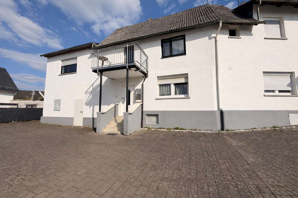 Immobilie in Leun - Ertragreiches Mehrfamilienhaus mit vier Wohneinheiten in ruhiger Lage - Bild 0