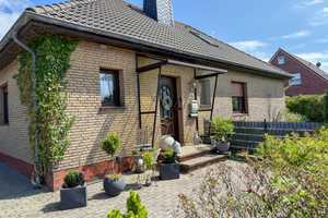 Großzügiges Ein-/Zweifamilienhaus , energetisch saniert, ebenerdig bewohnbar und tolle Ausstattung – Aurich (Kreis) – Vorschaubild 3