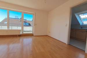 Großzügige Dachgeschosswohnung in begehrter Pfuhler Lage – 89233 Neu-Ulm – Vorschaubild 2