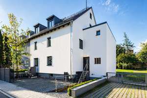 Immobilienrarität im Inneren Osten – exklusive Stadtvilla-Wohnung mit außergewöhnlichem Privatgarten – Die vollständige Adresse der Immobilie erhältst du vom Anbieter., 93055 Ostenviertel, Regensburg – Vorschaubild 11