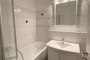 Lichtdurchflutete 1,5-Zimmer-Wohnung mit großem Balkon und neuer Einbauküche in Oberkasse – Oberkasseler Straße 61, 40545 Oberkassel, Düsseldorf – Vorschaubild 11