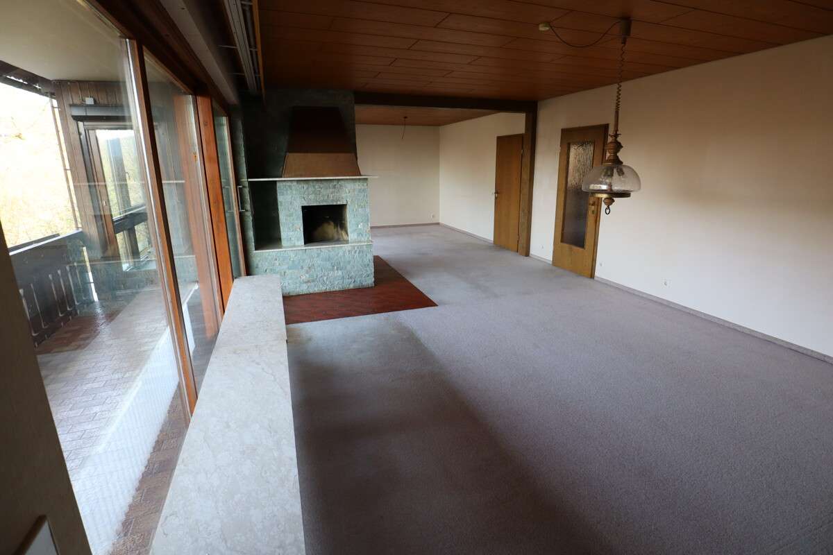 Immobilie in Ingelfingen - Großzügiges Einfamilienhaus mit vermieteter Einliegerwohnung, Garagen & naturnaher Ruhelage - Bild 7