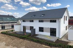 Doppelhaushälfte mit gehobener Ausstattung in Rheinmünster zu vermieten, 140 qm – Ringstraße 23 e, 77836 Rheinmünster – Vorschaubild 2