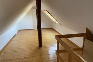 Schöne, helle und renovierte Dachgeschosswohnung mit drei Zimmern in Bingen - Gaulsheim – Die vollständige Adresse der Immobilie erhältst du vom Anbieter., 55411 Bingen am Rhein – Vorschaubild 3