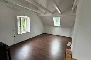 Charmante, offene 1,5 - 2 -Zimmer-Maisonette-Wohnung in Zwei-Parteien-Haus mit Garten in Regensburg – Die vollständige Adresse der Immobilie erhältst du vom Anbieter., 93051 Kumpfmühl-Ziegetsdorf-Neuprüll, Regensburg – Vorschaubild 6