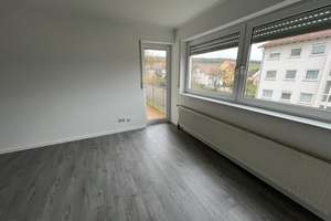 Lichtdurchflutete 3-Zimmer-Wohnung mit Balkon – Theodor-Heuss-Ring 46, 55232 Alzey – Vorschaubild 2