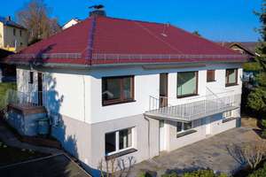 Großzügig leben mit Stil - Zweifamilienhaus mit weitläufigem Garten – Die vollständige Adresse der Immobilie erhältst du vom Anbieter., 65207 Auringen, Wiesbaden – Vorschaubild 1
