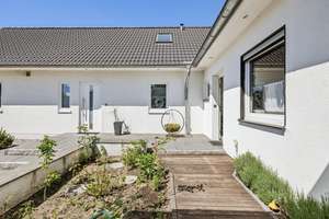 Festpreis! Haus mit zwei separaten Wohneinheiten in familienfreundlicher Lage von Kaltenkirchen – Die vollständige Adresse der Immobilie erhältst du vom Anbieter., 24568 Kaltenkirchen – Vorschaubild 2