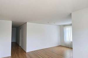 Lichtdurchflutete 2-Zimmerwohnung mit Südbalkon & Einbauküche!