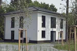 Stilvoll wohnen vor den Toren Berlins – exklusive Villa in exzellenter Qualität, sofort bezugsfertig – Die vollständige Adresse der Immobilie erhältst du vom Anbieter., 15827 Blankenfelde-Mahlow – Vorschaubild 3