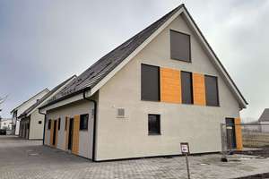 Neubau-Doppelhaushälfte in Oberndorf am Lech - Mit Platz für die ganze Familie! – Die vollständige Adresse der Immobilie erhältst du vom Anbieter., 86698 Oberndorf am Lech – Vorschaubild 1