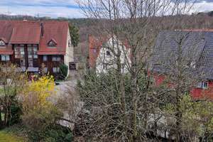 Gepflegte Maisonette-Wohnung in Stuttgart-Sillenbuch – Die vollständige Adresse der Immobilie erhältst du vom Anbieter., 70619 Sillenbuch (Ortsteil), Stuttgart – Vorschaubild 1