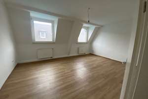 Wer will mich!? Zentrale 2-Zimmer-Wohnung, frisch saniert! – Gertrudisstr. 4, 45141 Nordviertel, Essen – Vorschaubild 1