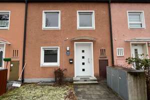 Reihenmittelhaus mit Ausbaupotential in Bestlage