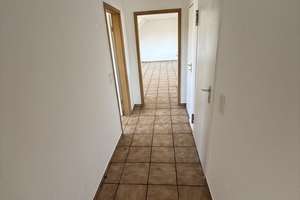  Helle 3-Zimmer-Dachgeschosswohnung (94 m²) – frisch renoviert in Köln-Kalk – Augsburger Strasse 2, 51103 Höhenberg, Köln – Vorschaubild 24