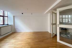 2 Zimmer-Maisonette-Wohnung im Zentrum von Augsburg, ruhige Hinterhoflage ab dem 01.09.2026 – Bahnhofstraße 18 1/2 a RGB, 86150 Bahnhofs-, Bismarckviertel, Augsburg – Vorschaubild 3
