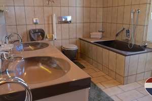Attraktives Einfamilienhaus mit zwei Wohneinheiten auf großem Grund! – Die vollständige Adresse der Immobilie erhältst du vom Anbieter., 47589 Uedem – Vorschaubild 34