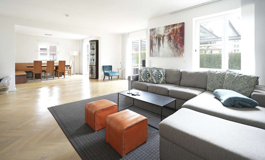 Immobilie in Altfraunhofen - Wohnen mit Anspruch: Repräsentatives Einfamilienhaus mit hochwertiger Ausstattung in Altfraunhofen - Bild 2