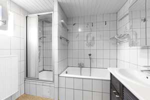 Freistehendes Ziegelhaus am Grafental – großes Grundstück, Kamin mit Gestaltungspotenzial – 40235 Flingern Nord, Düsseldorf – Vorschaubild 5