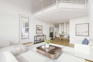 Exklusive Dachgeschosswohnung mit Galerie: Großzügiges Wohnambiente und Südfenster zur Renovierung