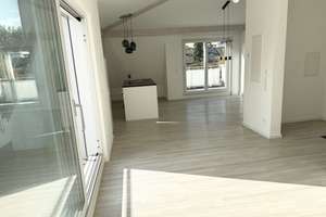 Provisionsfreie 3-Zimmer-Dachgeschosswohnung mit 2 Dachterrassen, EBK & TG in Großhadern – Die vollständige Adresse der Immobilie erhältst du vom Anbieter., 81375 Neuhadern, München – Vorschaubild 3