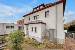 Vielseitiges und rentables Wohnensemble mit Praxis und Einliegerwohnung in toller Lage! – Die vollständige Adresse der Immobilie erhältst du vom Anbieter., 44329 Hostedde, Dortmund – Vorschaubild 1