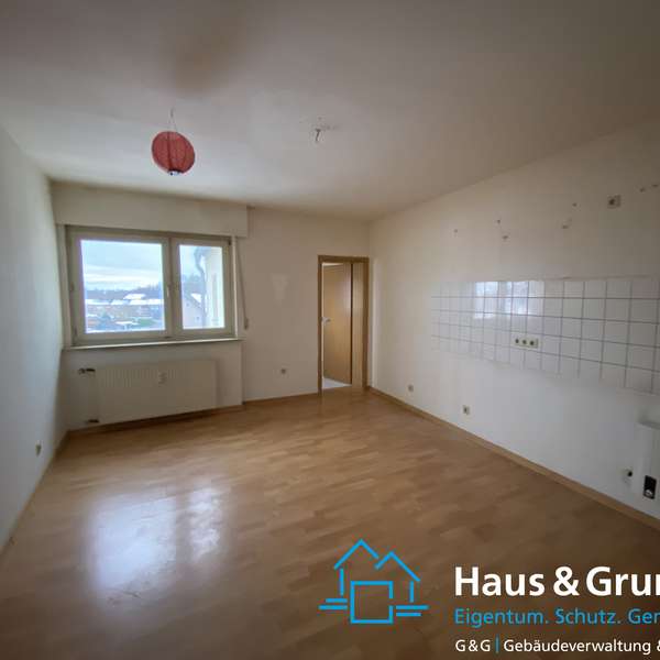 *** charismatische 2-Zimmer-Wohnung - frischer Neuanstrich - zentral gelegen - Alsdorf ***