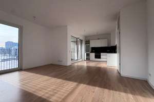 Willkommen in der Europacity: 3 Zimmerwohnung mit Loggia und Einbauküche – Heidestraße 11c, 10557 Moabit, Berlin – Vorschaubild 2
