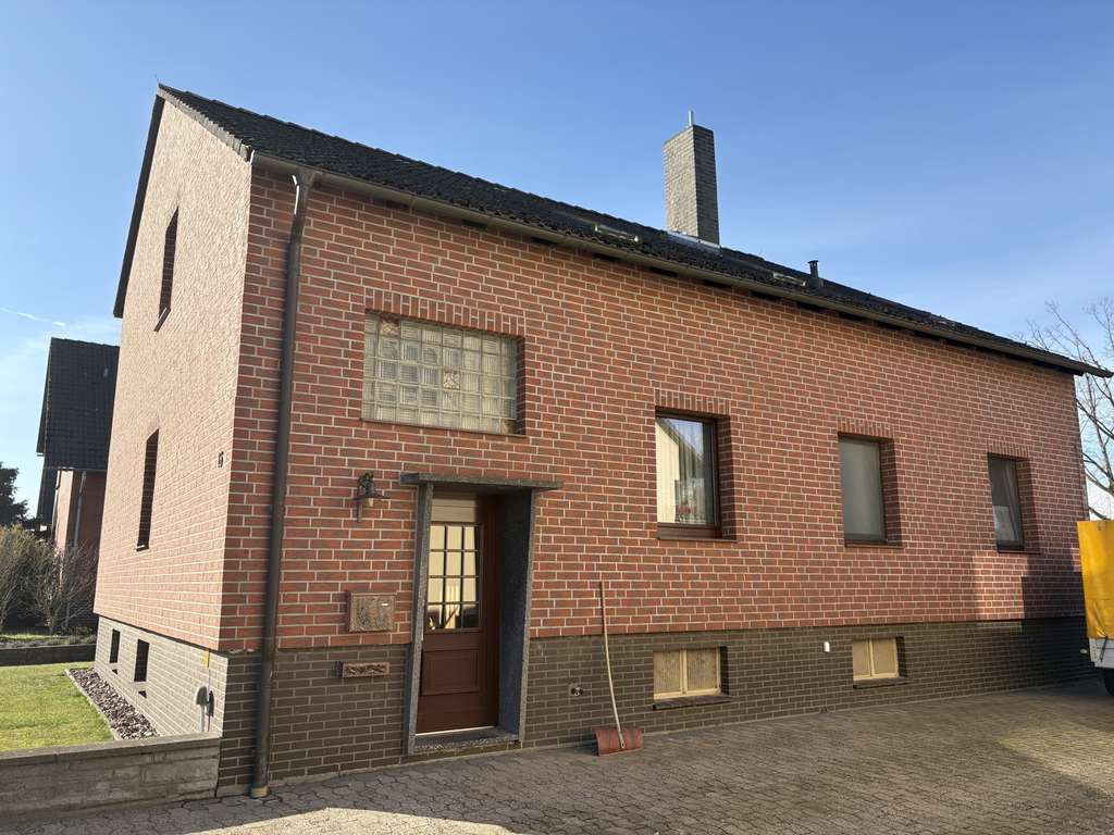 Immobilie in Nienstädt - "Teilvermietetes Zweifamilienhaus in ruhiger Lage von Meinefeld!" - Bild 1