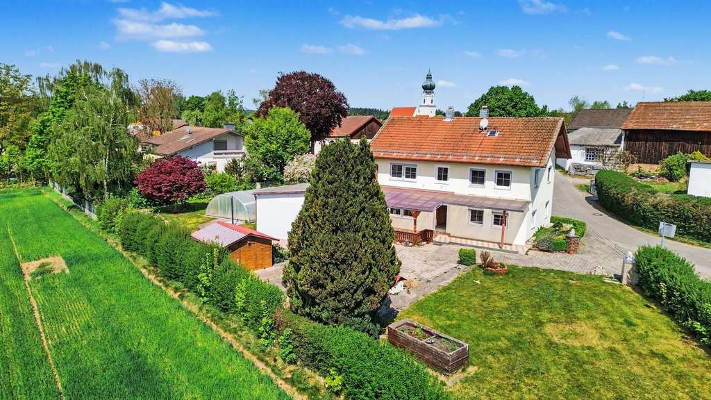 Immobilie in Falkenberg - Traumhaftes Familienhaus mit Pool und großem Garten – Willkommen zu Hause - Bild 0
