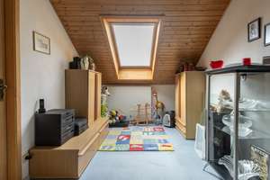 Sehr gepflegtes Einfamilienhaus mit Doppelgarage und sehr großem Garten in Ulm-Jungingen! – Die vollständige Adresse der Immobilie erhältst du vom Anbieter., 89081 Jungingen, Ulm – Vorschaubild 22