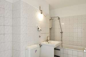 Freie großzügige 3-Zimmer-Wohnung mit 2 Westloggien und Fahrstuhl nur 300 Meter vom Kudamm! – Dahlmannstr. 29, 10629 Charlottenburg, Berlin – Vorschaubild 9