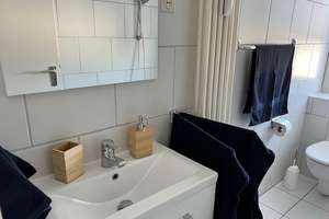 voll möblierte attraktive 2 Zimmer Wohnung mit toller Aussicht über Lörickkon in Düsseldorf-Lörick – Grevenbroicher Weg 35, 40547 Lörick, Düsseldorf – Vorschaubild 16