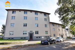 GROßE 2-RAUM in RUHIGER LAGE mit BALKON