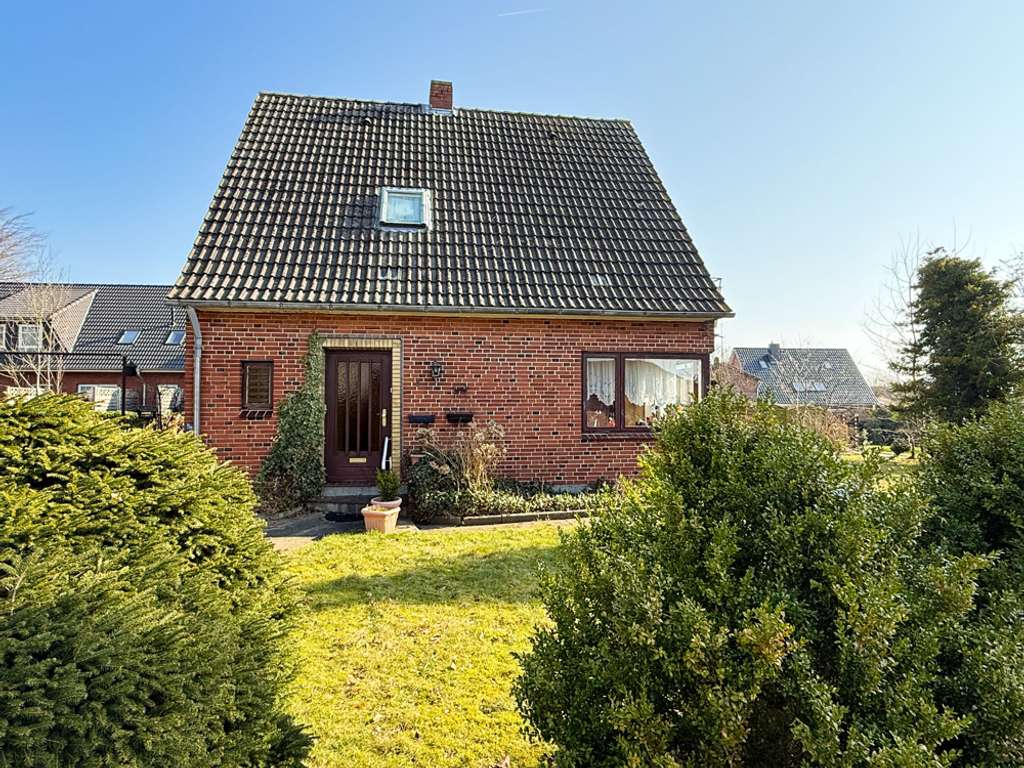 Immobilie in Norstedt - Anleger haben die Wahl: Sanierung oder Neubau. Immobilie mit attraktivem Grundstück mitten in Viöl. - Bild 1