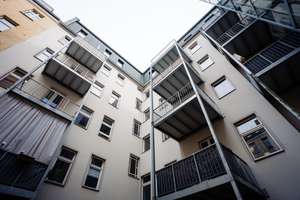 Spacious, renovated Altbau apartment with large balcony in sought-after Samariterkiez. – Schreinerstraße 57, 10247 Friedrichshain, Berlin – Vorschaubild 17