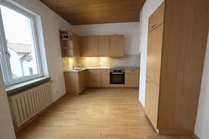 Helle, gut geschnittene  3 Zimmer-Altbauwohnung mit großem Bad in ruhiger aber zentraler Lage! – Die vollständige Adresse der Immobilie erhältst du vom Anbieter., 86161 Bahnhofs-, Bismarckviertel, Augsburg – Vorschaubild 3